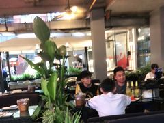 大堂-何师烧烤·香辣蟹·川菜·30年老品牌(太古里旗舰店)