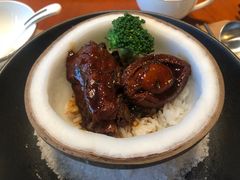 椰皇仔排焖鲜鲍-翕间食·精致淮扬菜(江苏大剧院店)