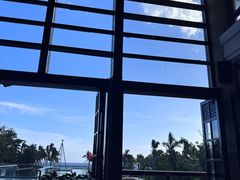 -亚龙湾喜来登·美景台大堂吧