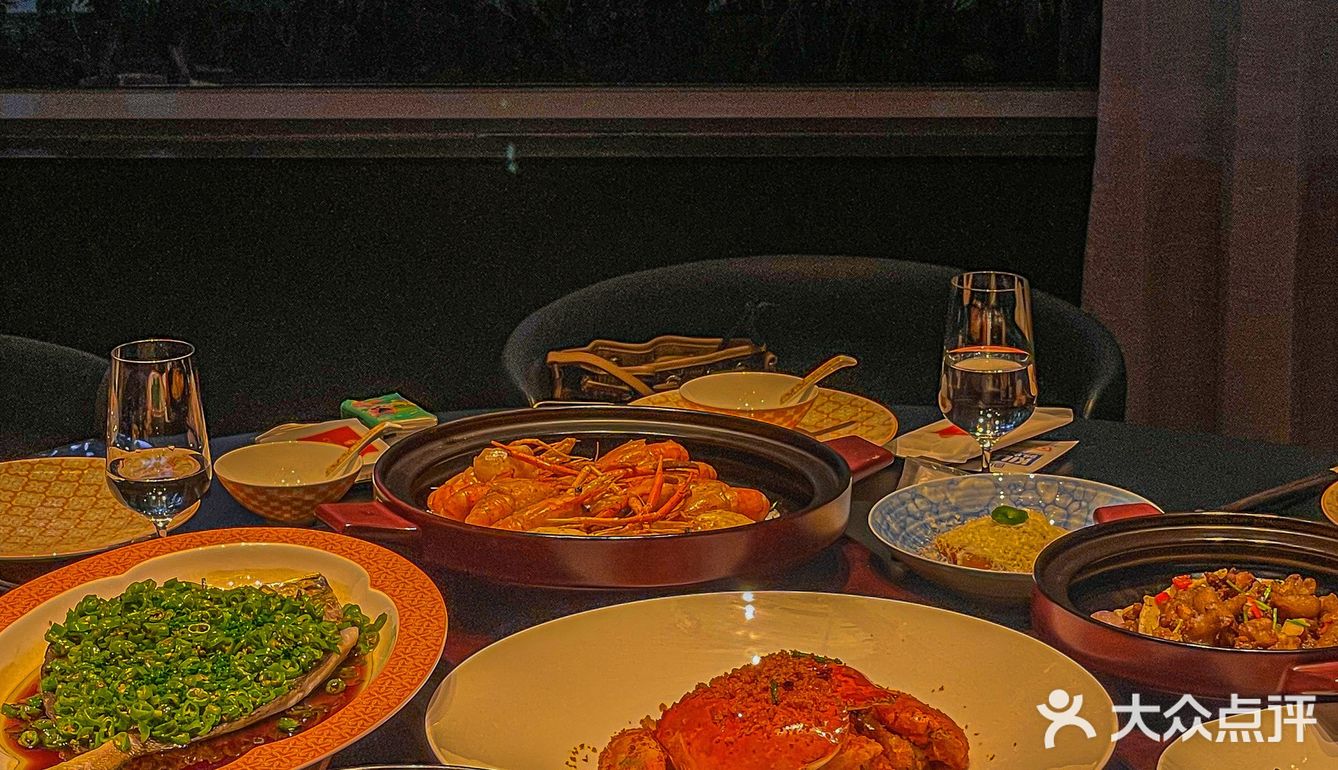 武汉天地里竟然藏了一家那么好看的餐厅