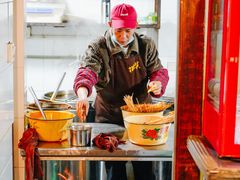 -拈签一笑黄牛肉辣卤串串