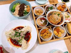 -芙蓉巷成都名小吃(大卫城店)