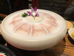 -老牌坊云南鱼豆花火锅(爱建店)