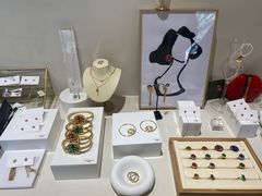 -LADY FAFA(巨鹿路陕西南路路口店)