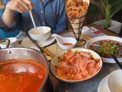 -野山舂·贵州现舂酸汤牛肉(民生路店)