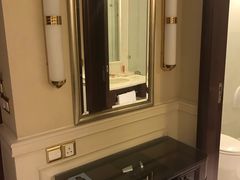 -深圳富苑皇冠假日套房酒店