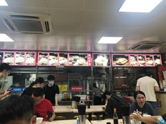 -华威达牛庄(黄埔大道西店)