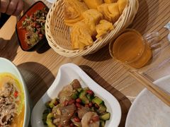 -小镇大厨新概念复合中餐厅(万达广场大连高新店)