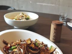 -几个木匠匠人厨房