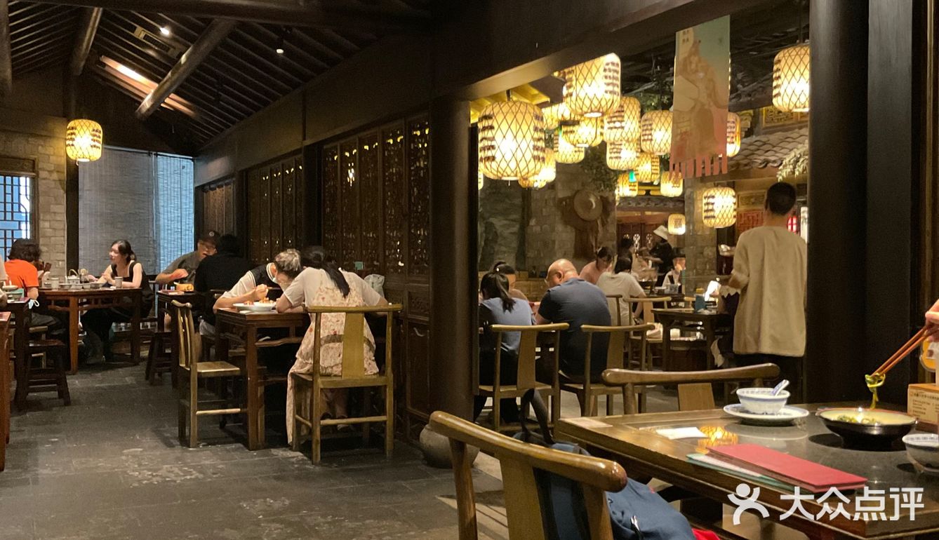 南京大排档江米扣肉美龄粥盐水鸭yyds