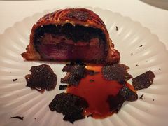 惠灵顿牛排-弦月窗LUNETTE BY AMANDA(复兴路店)