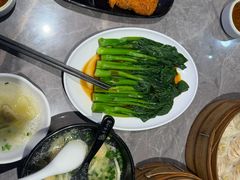 -莱莱小笼·乔艾