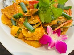 -Chom Cafe and Restaurant