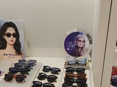 -J-Optical佳视明眼镜·蔡司视觉(青岛金茂览秀城店)