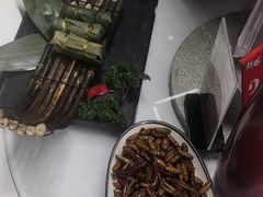 -刘姐啤酒鱼民族演艺餐厅(西街总店)