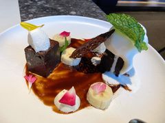 巧克力布朗尼佐香草冰淇淋-SHADOWS•Bistro&Eatery(安福路店)