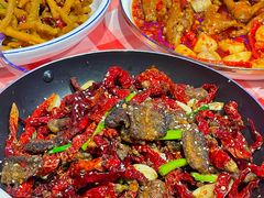 -肥小宝·金牌油焖大虾(襄阳龙虾地标店)