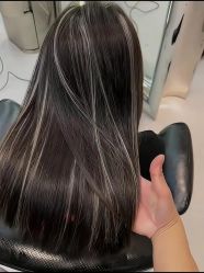 -HAIR HERE造型