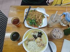 -荣晖咖啡美食(司打口店)