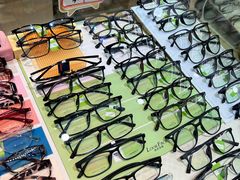 -三叶眼镜城批发市场(上海火车站店)