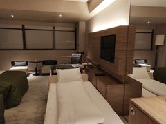 -上海滴水湖皇冠假日酒店