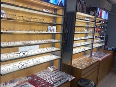 -优医视平价眼镜蔡司依视路折扣工厂店(德胜门店)