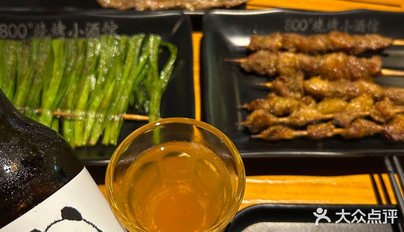 夜晚的烧烤时光🍢🍖🍗[啤酒]