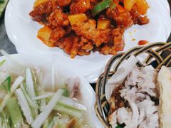 火烧夹肉-金卯白肉罩火烧