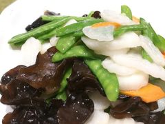 -老码头黑皮肘子锅包肉(赣水路店)