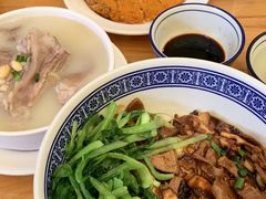 -沪西老弄堂面馆(定西路店)