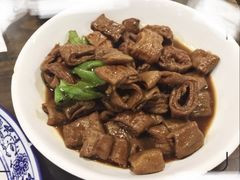 红烧肠头-川湘记