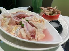 -洪氏嗨捞·广东猪肚鸡·椰子鸡火锅(西咸万象城店)