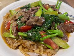 芥兰牛肉炒粿条-百年银屏蚝烙·潮汕菜·非遗(乐山店)