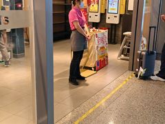 -麦当劳(上海虹桥站30B检票口楼上)