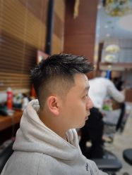 -尼特斯男士发型馆