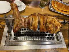 烤羊腿-清真·东拉黑炭火烤羊腿(世通·国际店)