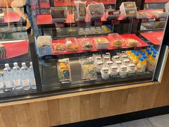 零售区-星巴克臻选(莘庄仲盛店)