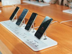 -Apple零售店(华贸购物中心店)