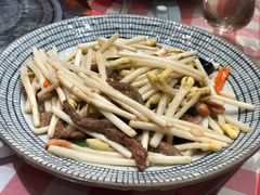 花生苗炒牛柳-龙桥私厨·姜花菊花过桥鱼·顺德菜(容桂店)