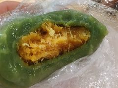 蛋黄肉松青团-沈大成(城隍庙店)