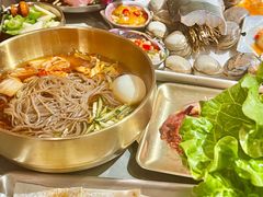 -围炉肉舍•炭烤活鳗•丹东海鲜烤肉(步行街店)