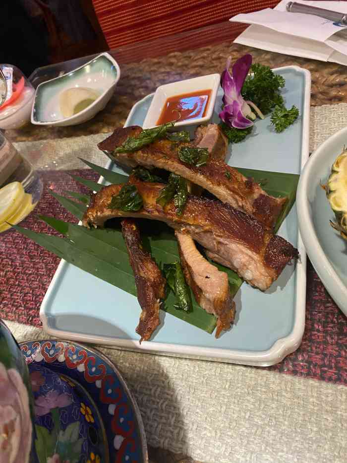 蓝象泰国餐厅(榆阳路荣祥广场店)-"第一次去的时候,是跟两个闺蜜,她们