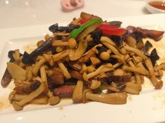 鸡枞菇炒腊味-南太湖山庄·四季轩&国风堂中餐厅