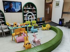 -瑞尔齿科(南京东路名人诊所)