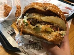 -The Habit Burger Grill 哈比特汉堡(爱琴海店)