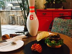 -HIGH FIVE哈福手工汉堡(桂林路店)