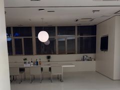 -卡罗酒店(东门晒布地铁站店)