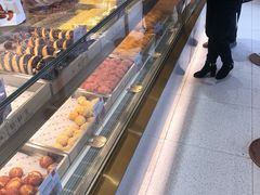 甜甜圈-糕材生•糕点•生日蛋糕(兴华街店)