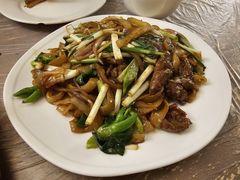 干炒牛河-李记潮汕砂锅粥(营福路店)