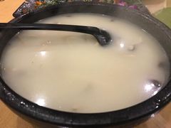 -香巴拉云南餐厅(华莱坞店)